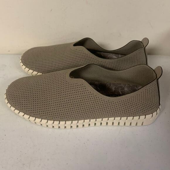 Skechers Women’s Size 7.5 Espadrilles Casual Slip On Sneakers, Taupe - Picture 3 of 8